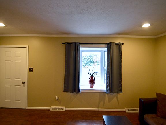 3rd image of 101 Morris Ln