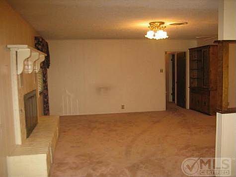 5th image of 1609 Floral Dr