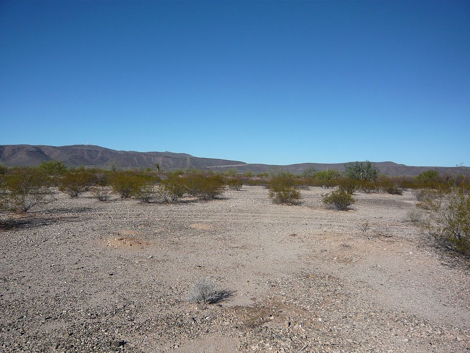 From Elliot Rd looking west 