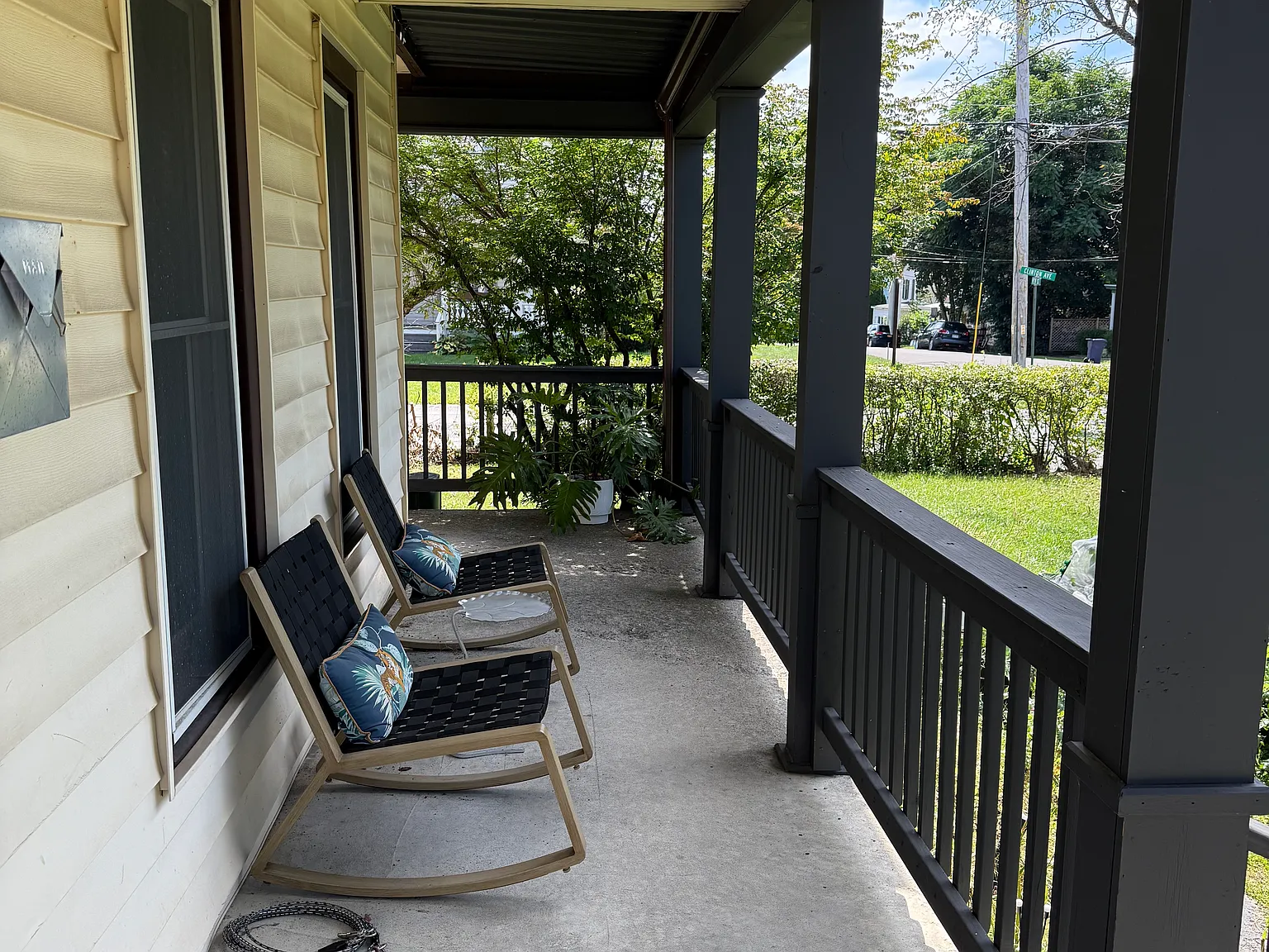 3 bed, 1.5 bath, 1236 sqft, $2,100 — Photo 2