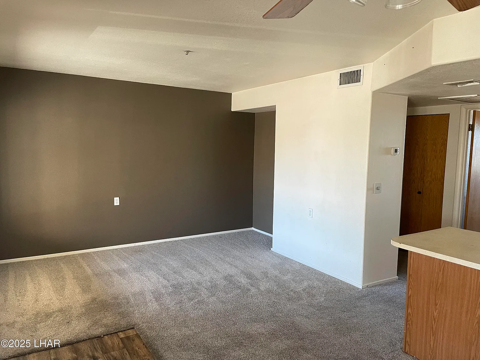1 bed, 1.5 bath, 651 sqft, $1,250 — Photo 3