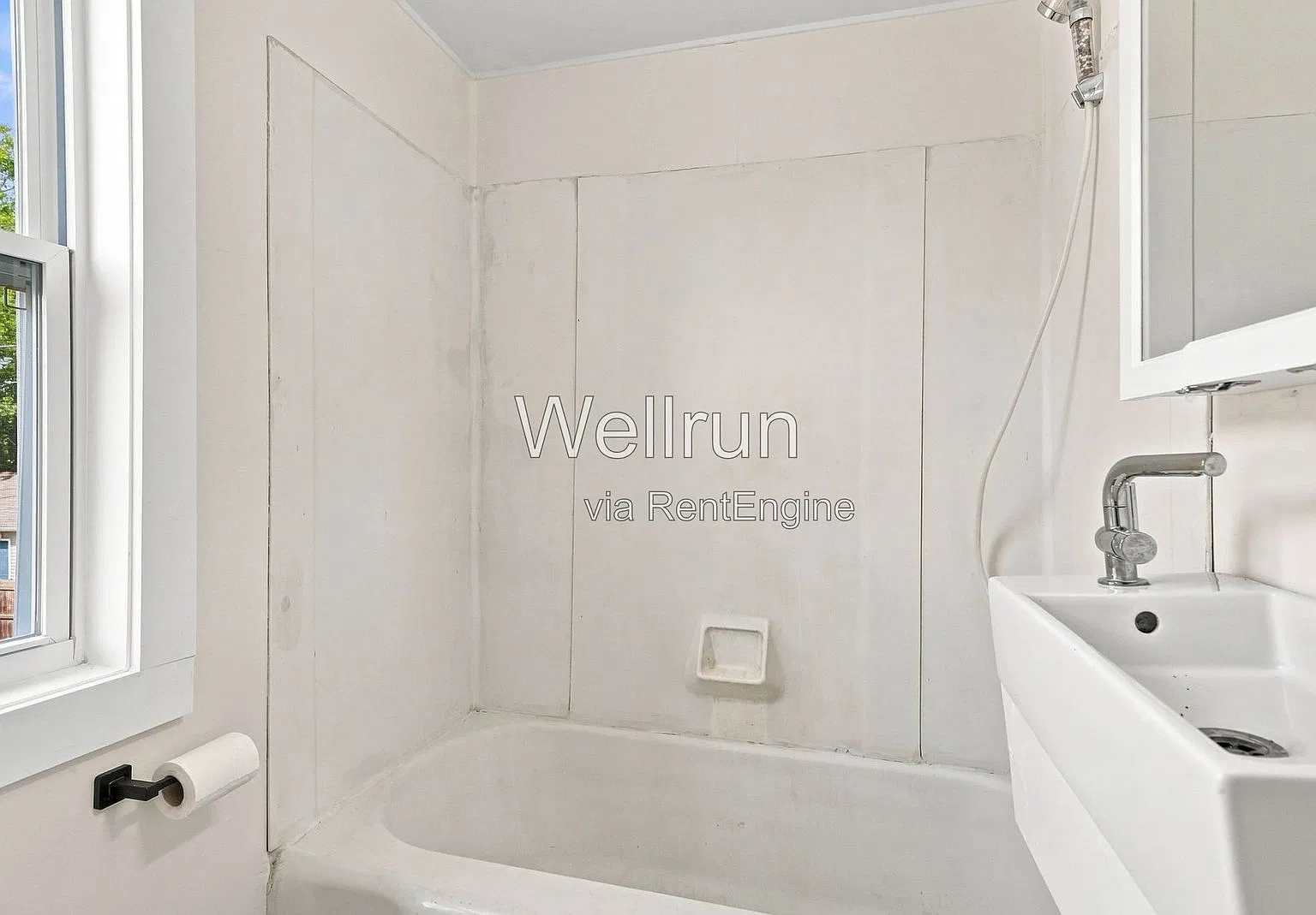 483 Lawson Ave W — Photo 3