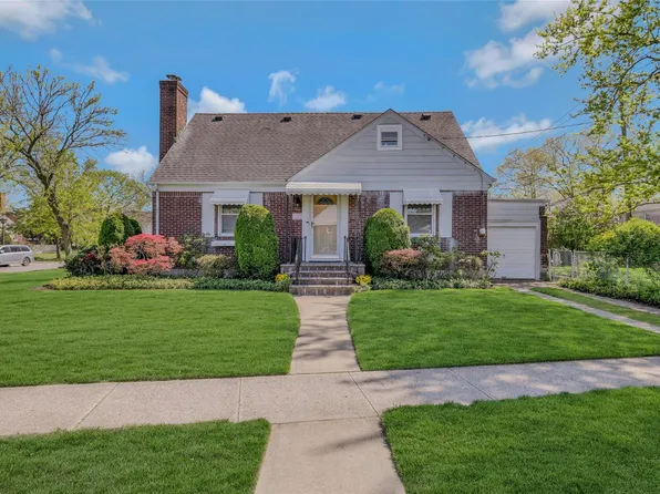 1793 Stewart Avenue, New Hyde Park, NY 11040