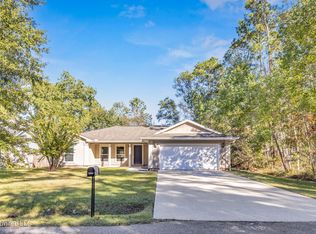 2112 Deer St, Ocean Springs, MS 39564