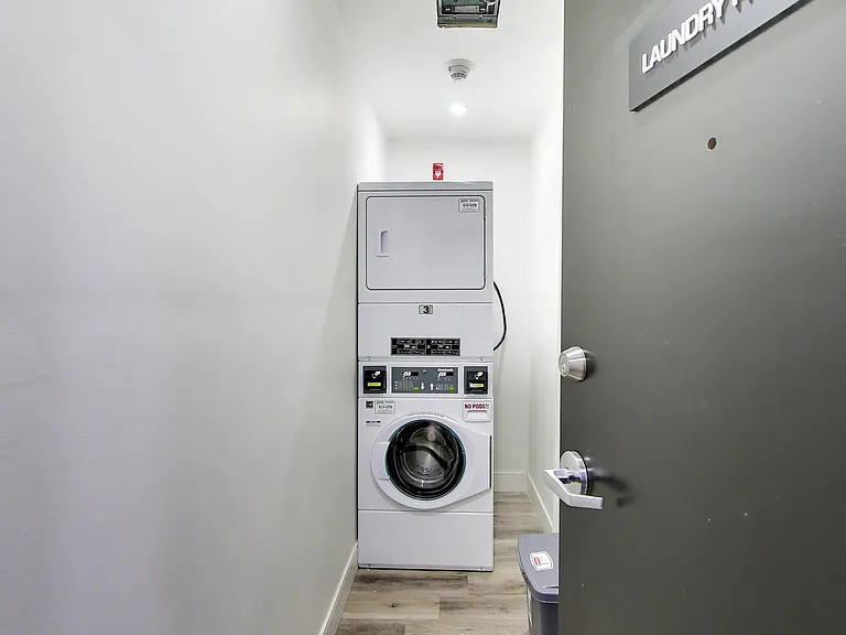 444 Park St W #210 — Photo 6