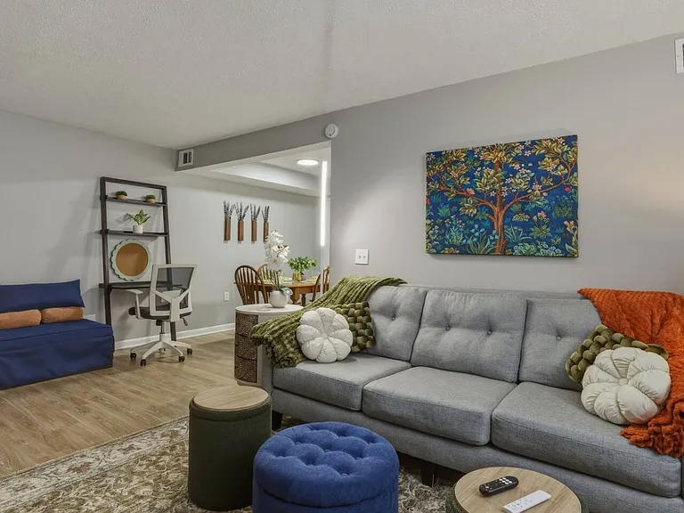 141 W Pulteney St #103 — Photo 2