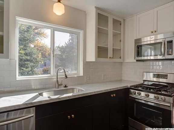 3rd image of 1719 E Lahar Dr