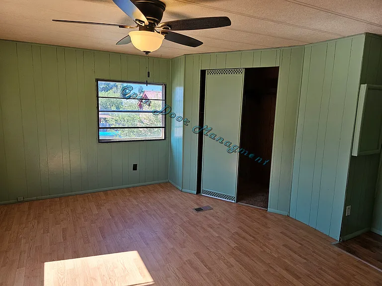 2324 Pine St — Photo 5