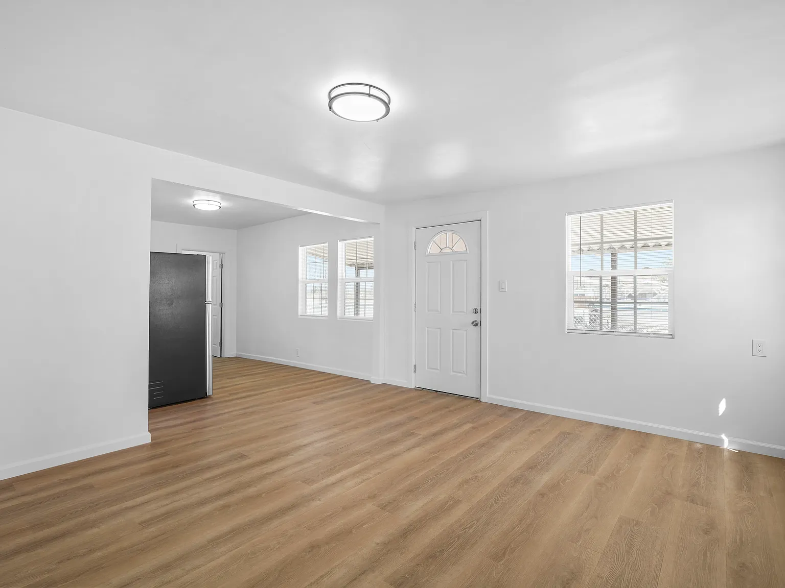 2 bed, 698 sqft, $1,595 — Photo 4
