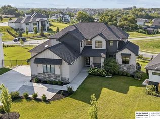 21225 Joseph St, Elkhorn, NE 68022