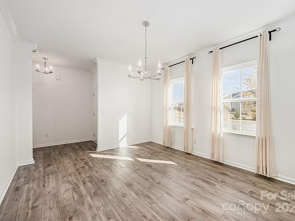 4th image of 14042 Aikenwood Dr