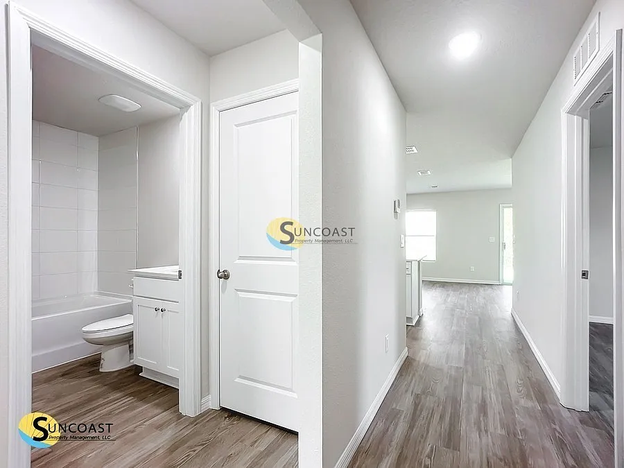 New 2-Bedroom Home in Seminole Woods! — Photo 4