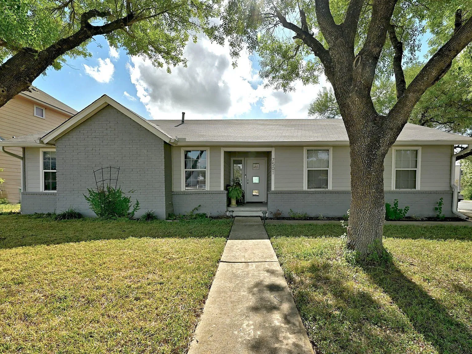 3 bed, 1500 sqft, $2,500 — Photo 2