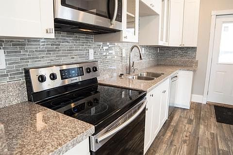 5th image of 2416 Robertson Ave