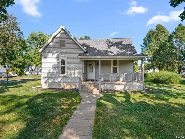 406 N Main St, Loami, IL 62661
