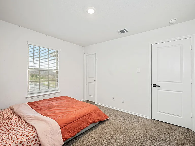 1018 Kristof Dr — Photo 10