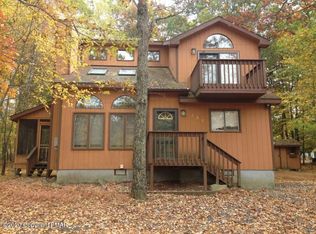 207 Ravenhill Rd, Tamiment, PA 18371