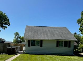 446 5th Ave SE, East Grand Forks, MN 56721