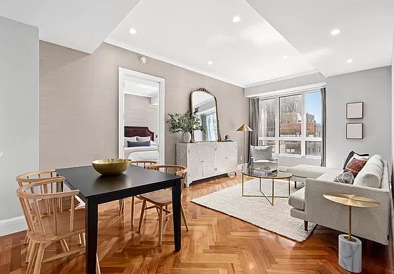 3rd image of 351 E 51st St APT 15B