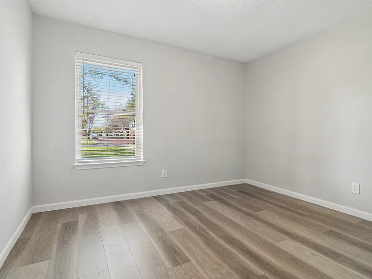 219 Running Brook Ln — Photo 9