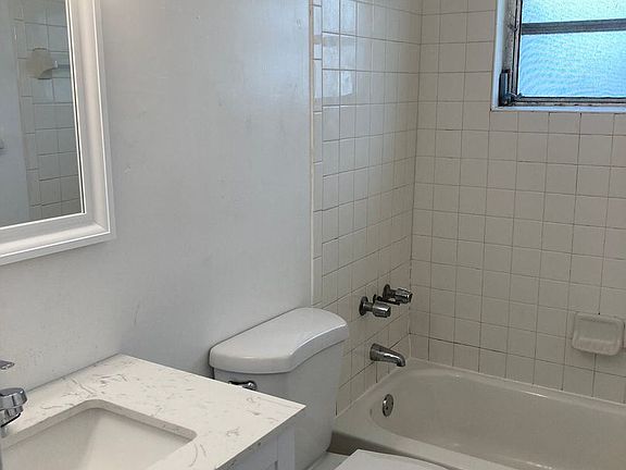 4th image of 5961 SW 41st St #201