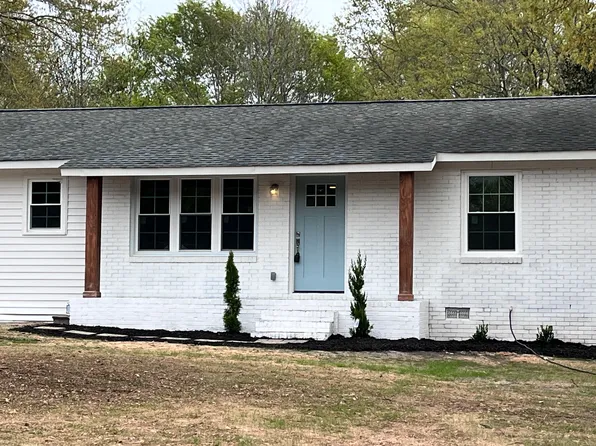 206 Sumter St, Laurens, SC 29360