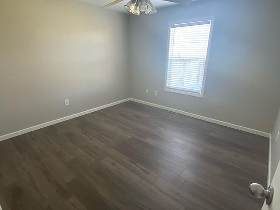 5th image of 23368 Finch Ave #B
