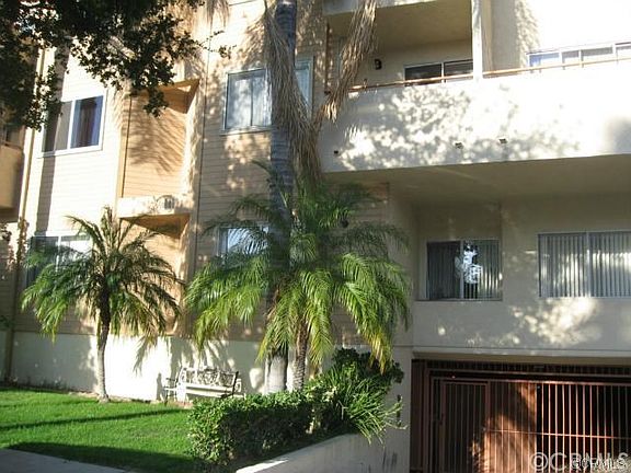2nd image of 2310 N Fairview St APT 207
