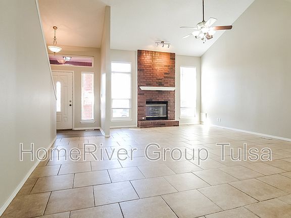 3rd image of 1371 E 136th St