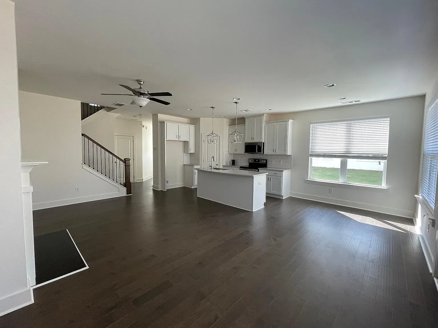 3 bed, 2.5 bath, 1822 sqft, $2,250 — Photo 4