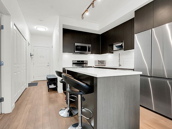 3rd image of 15858 Fraser Hwy Unit 306