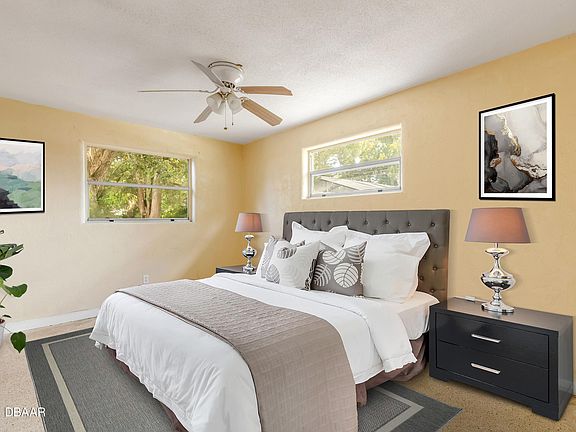 3rd image of 3125 Queen Palm Dr