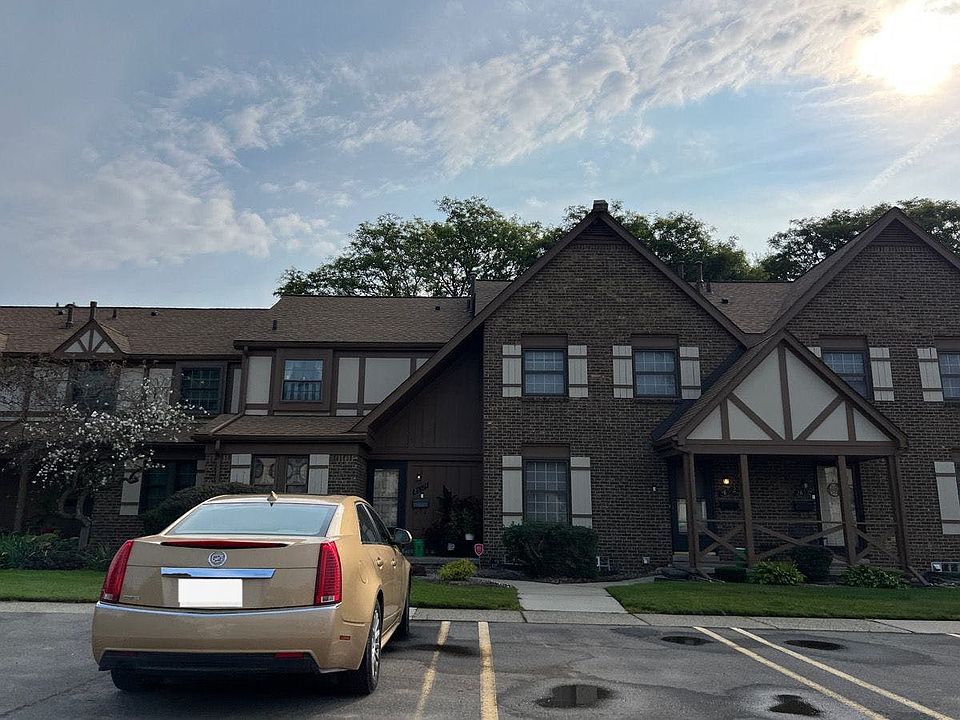 1st image of 28574 Regent Ct S #6
