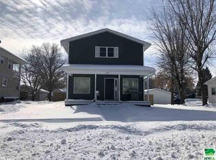 815 W Cherry St, Cherokee, IA 51012