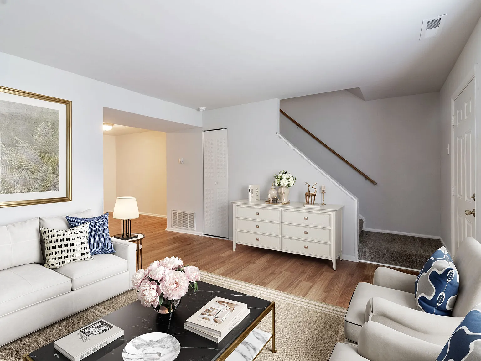 Cloverleaf Lake Townhouse Apartments — Photo 3