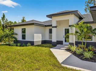 2916 Dora AVE N, LEHIGH ACRES, FL 33971