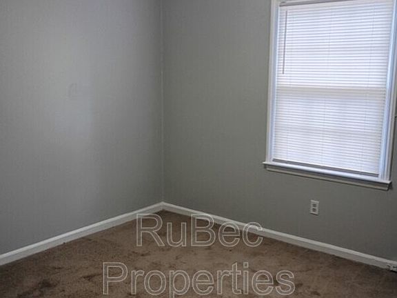 5th image of 458 S Weldon St