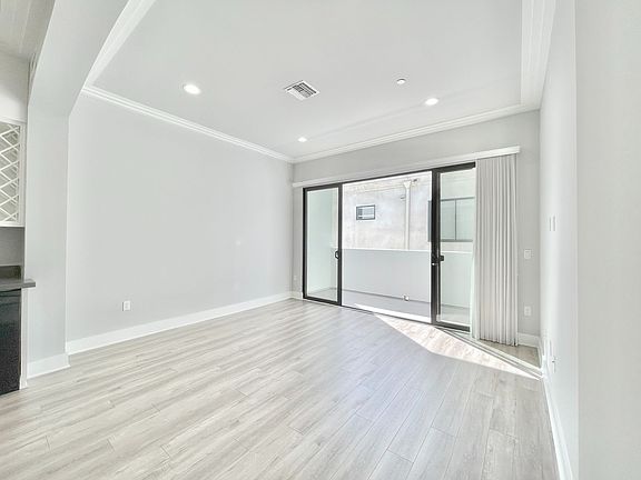4th image of 11743 Goshen Ave APT 403