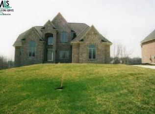 555 Parkland, Rochester, MI 48306