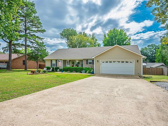 2nd image of 855 Bluff View Dr