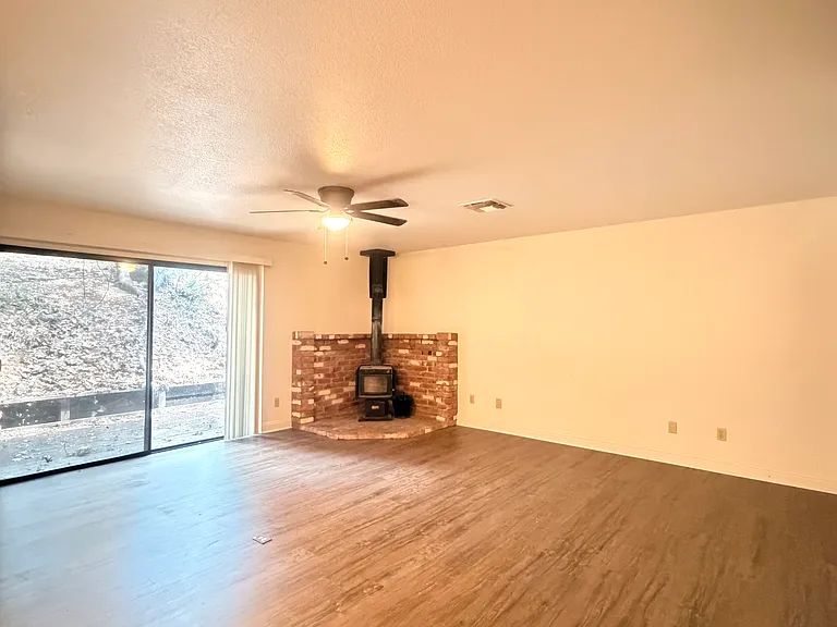 2711 Hopi Ct — Photo 3