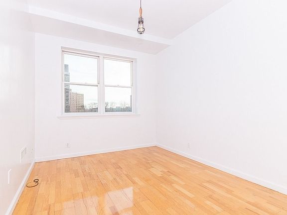 5th image of 823 Willoughby Ave #Ra4