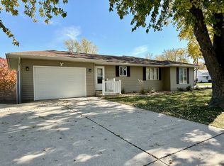 308 W 2nd St, Lostant, IL 61334