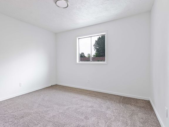 3rd image of 360 N Woodruff Ave APT 3
