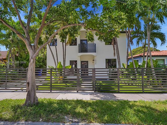 3rd image of 1936 SW 18th St