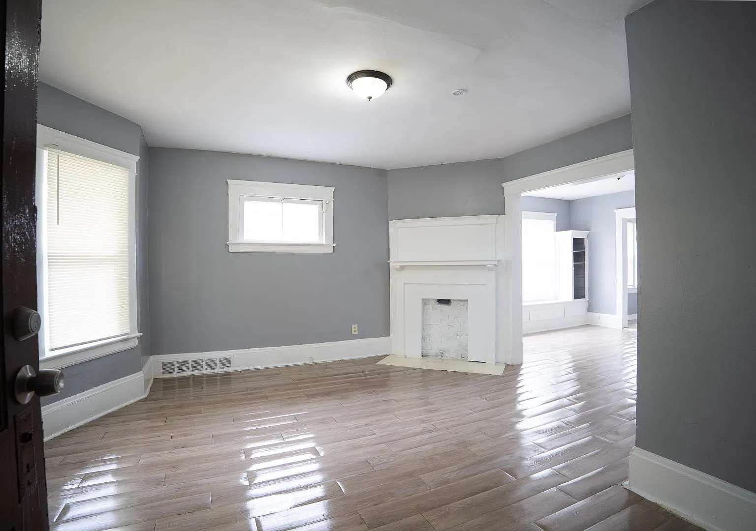9302 Adams Ave - Unit 2 — Photo 3