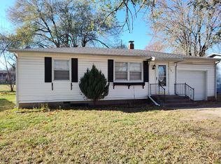 307 N Williams Ave, Bolivar, MO 65613