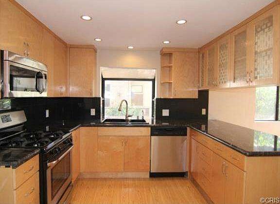 4th image of 18741 Hatteras St Unit 4