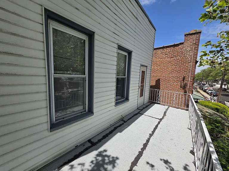 1366 E 58th St #3 — Photo 5