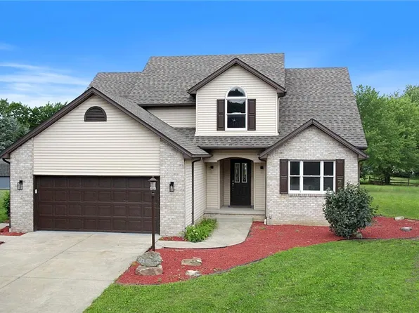 5405 Sycamore Hill Dr, New Middletown, OH 44442